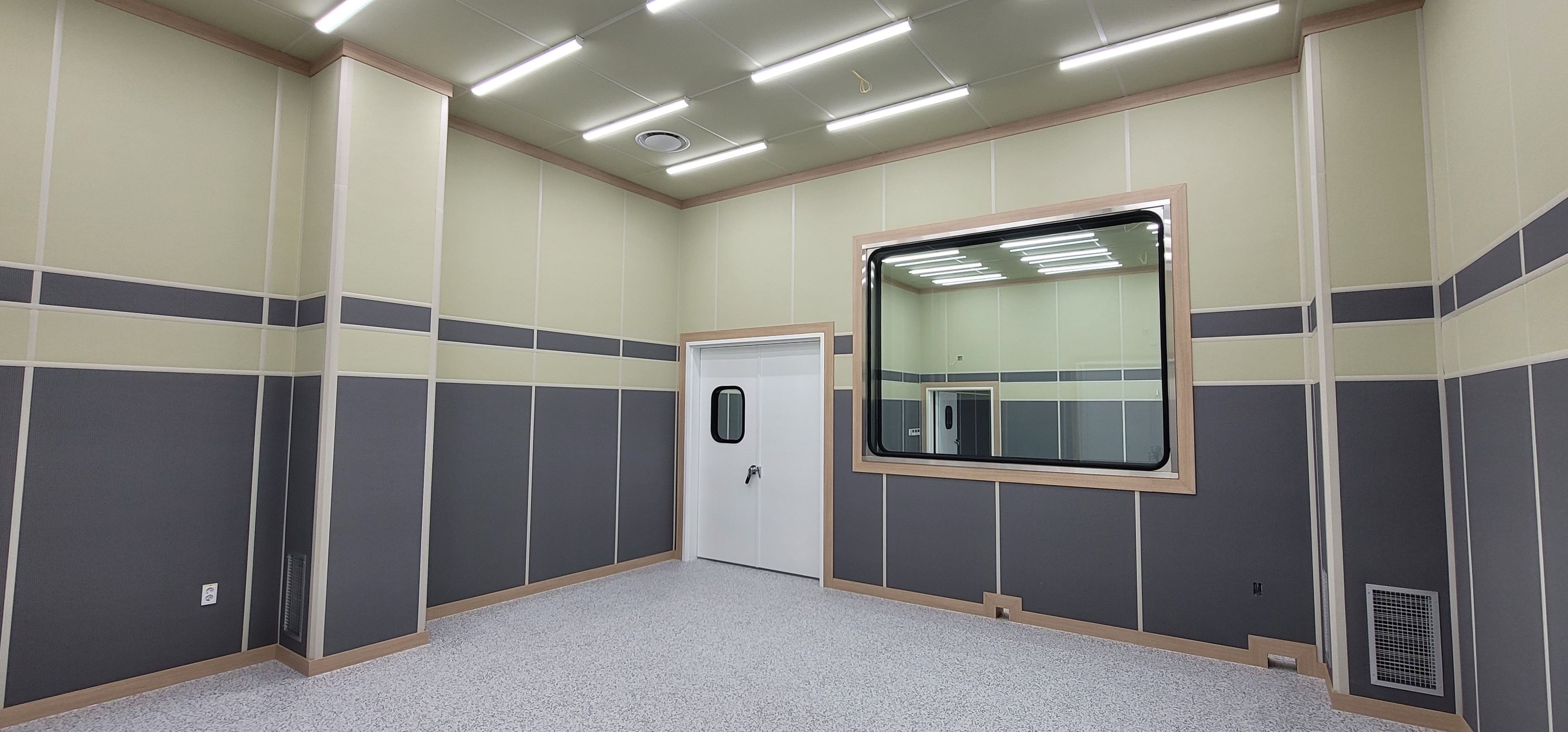 TEM Room (1)